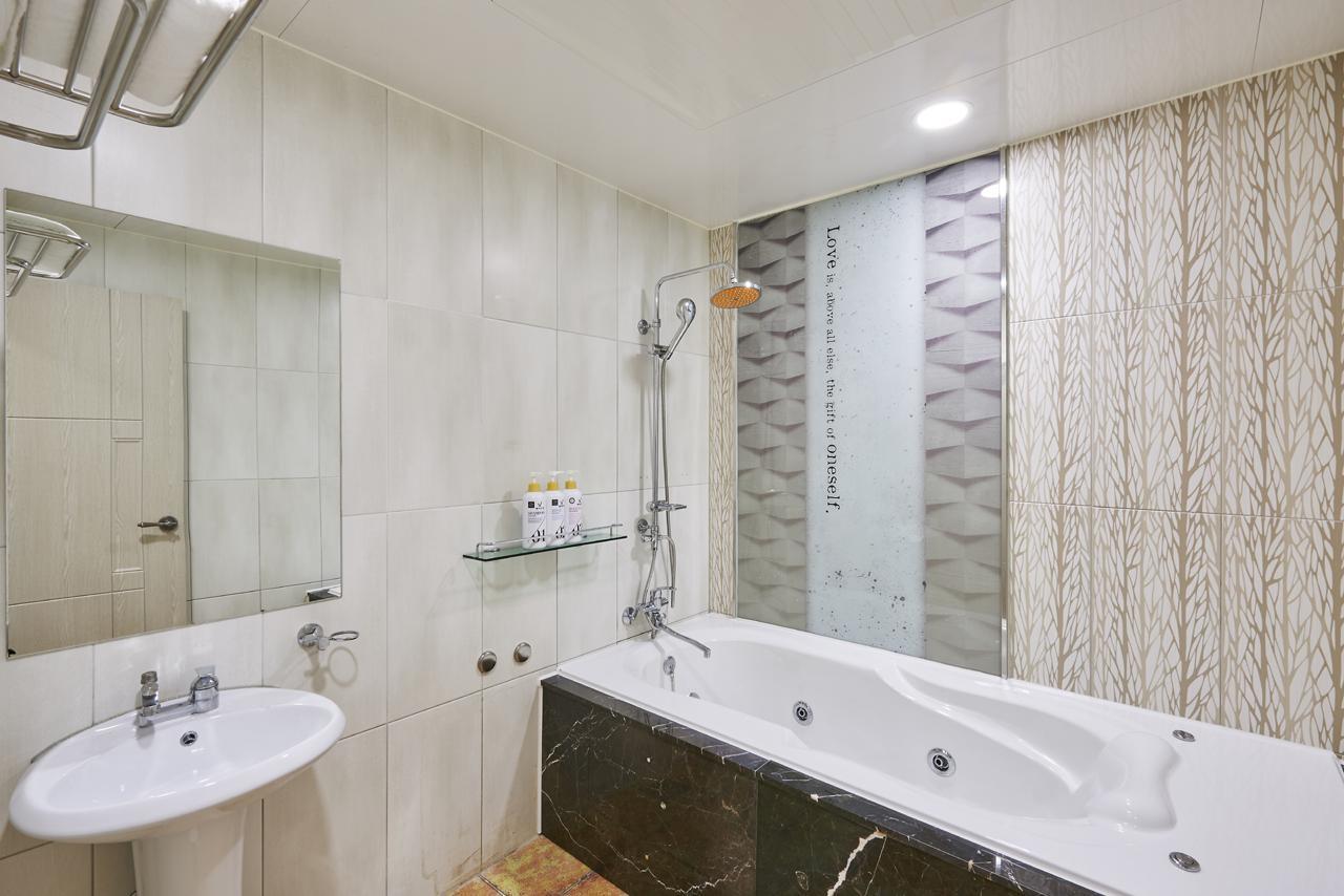 Venture Hotel Gwangju Metropolitan City Exteriör bild